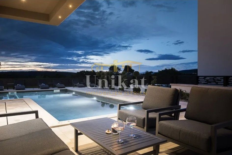 Splendida villa con vista mare nei dintorni di Marčana